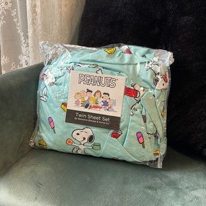 Twin sheet set. Excellent condition/ washed and in original bag!